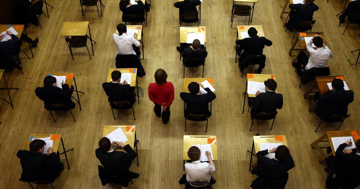 La ministre de l'Éducation, Catherine McKinnell, convient que les tests ont un rôle à jouer dans les écoles primaires