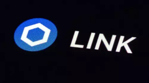Chainlink's Balancing Act: Bears, Whales, and Key Support Levels Chainlink's Balancing Act: Bears, Whales, and Key Support Levels